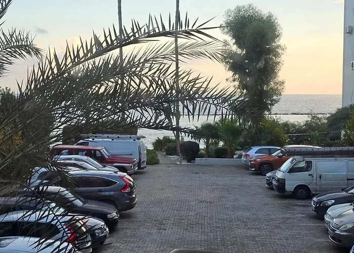 Sea Breeze 3 Bed Frontline Flat Apartman Limassol